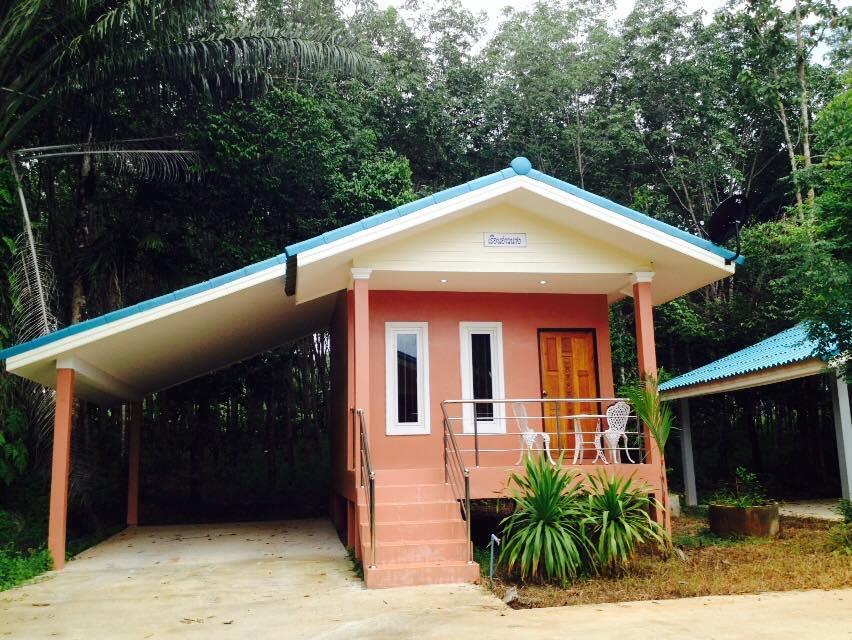 Oyo 75515 Sairung Farmstay Krabi town Esterno foto